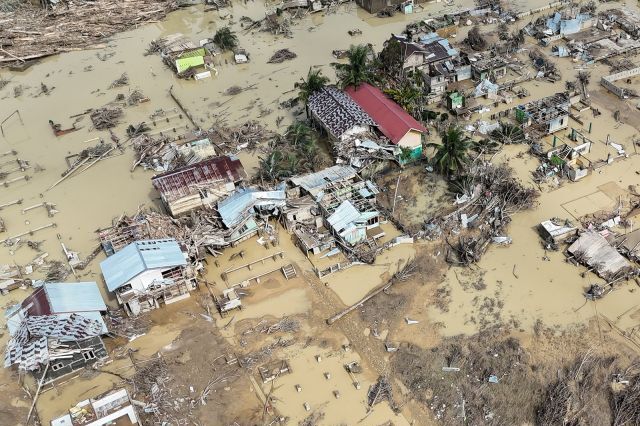 Foto udara kerusakan rumah warga pasca diterjang banjir bandang di Desa Kota Lintang, Kota Kuala Simpang, Kabupaten Aceh Tamiang, Aceh, Rabu (3/12/2025). Bencana banjir bandang yang terjadi pada Rabu (26/11) berdampak rusaknya ribuan rumah, hilangnya hart